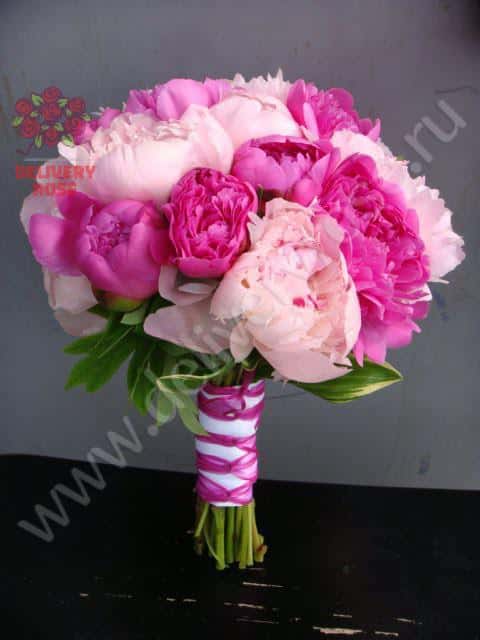 Букет "Люр"  из 15 пионов