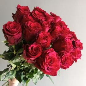 17 Красная роза, высота 1 метр