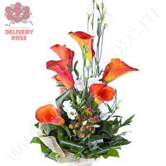 Букет с оранжевыми каллами