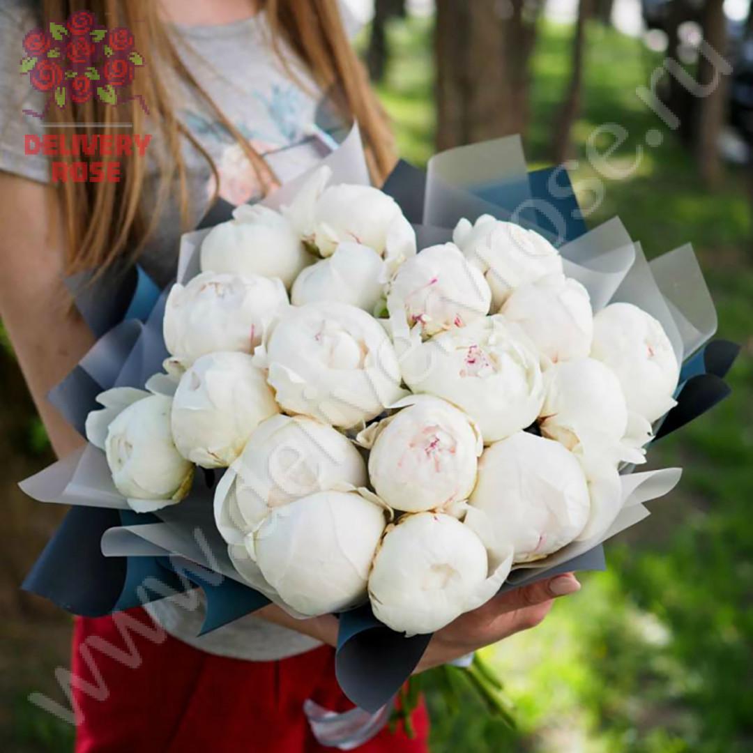 Букет белых пионов 21 шт.